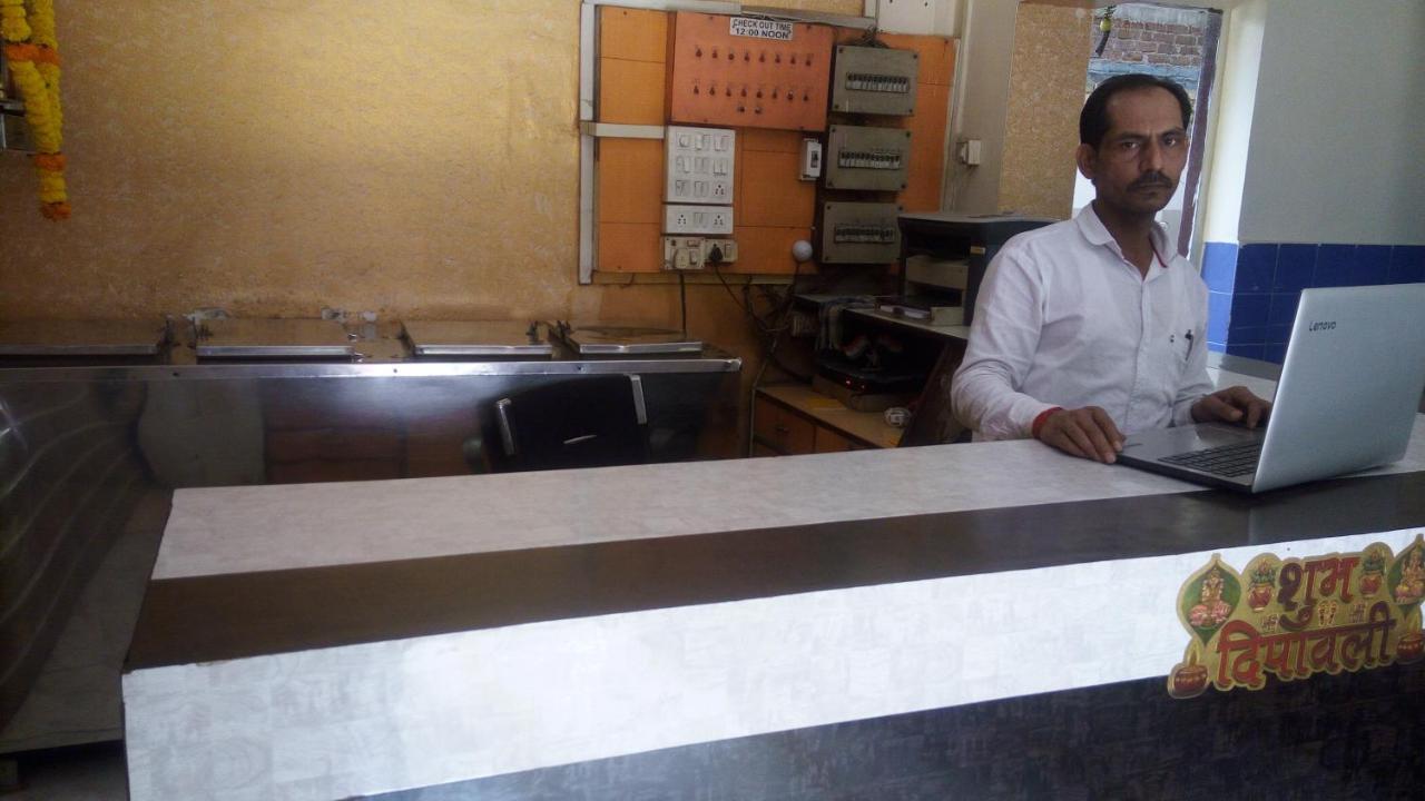 Hotel Sarang Lodge Panvel Kültér fotó