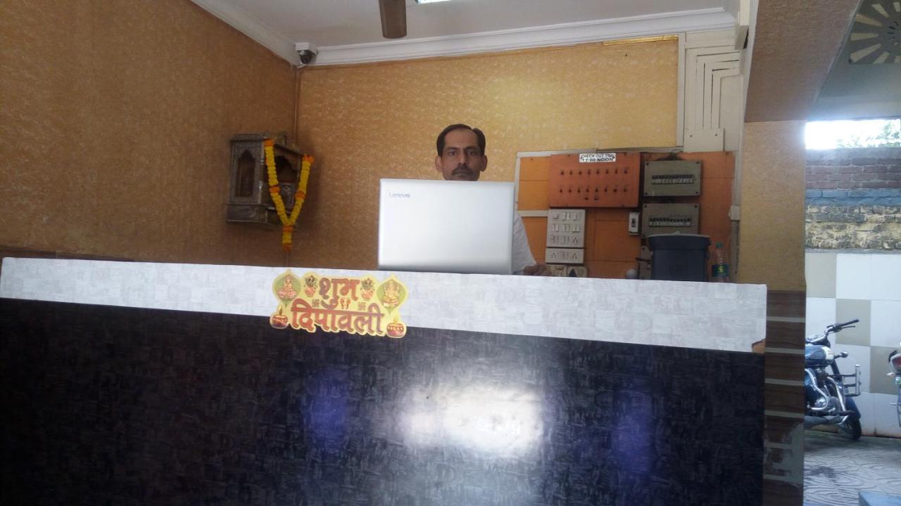 Hotel Sarang Lodge Panvel Kültér fotó