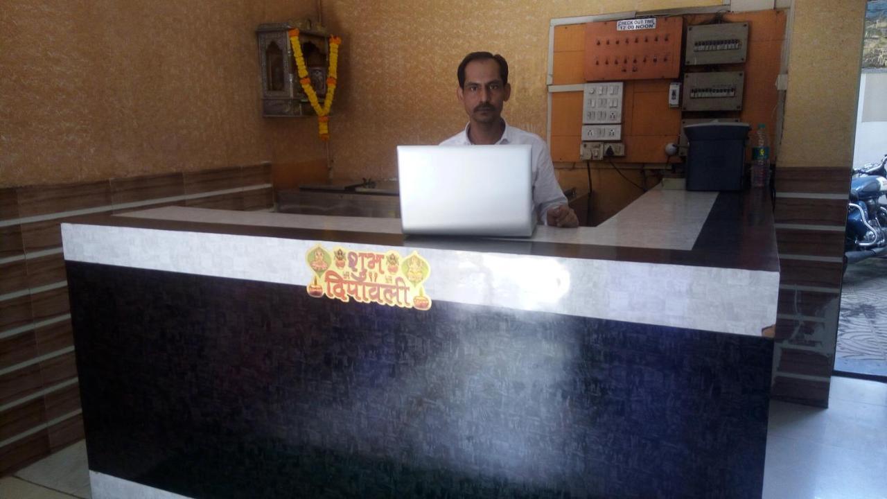 Hotel Sarang Lodge Panvel Kültér fotó