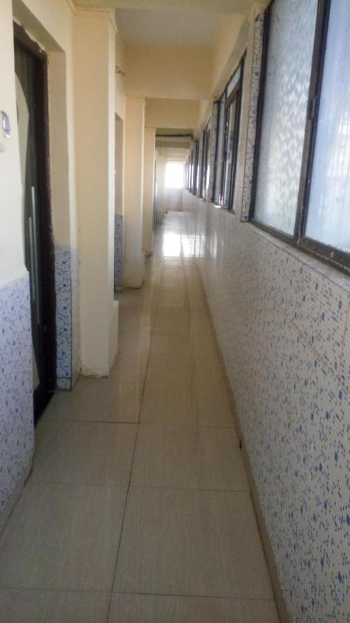 Hotel Sarang Lodge Panvel Kültér fotó